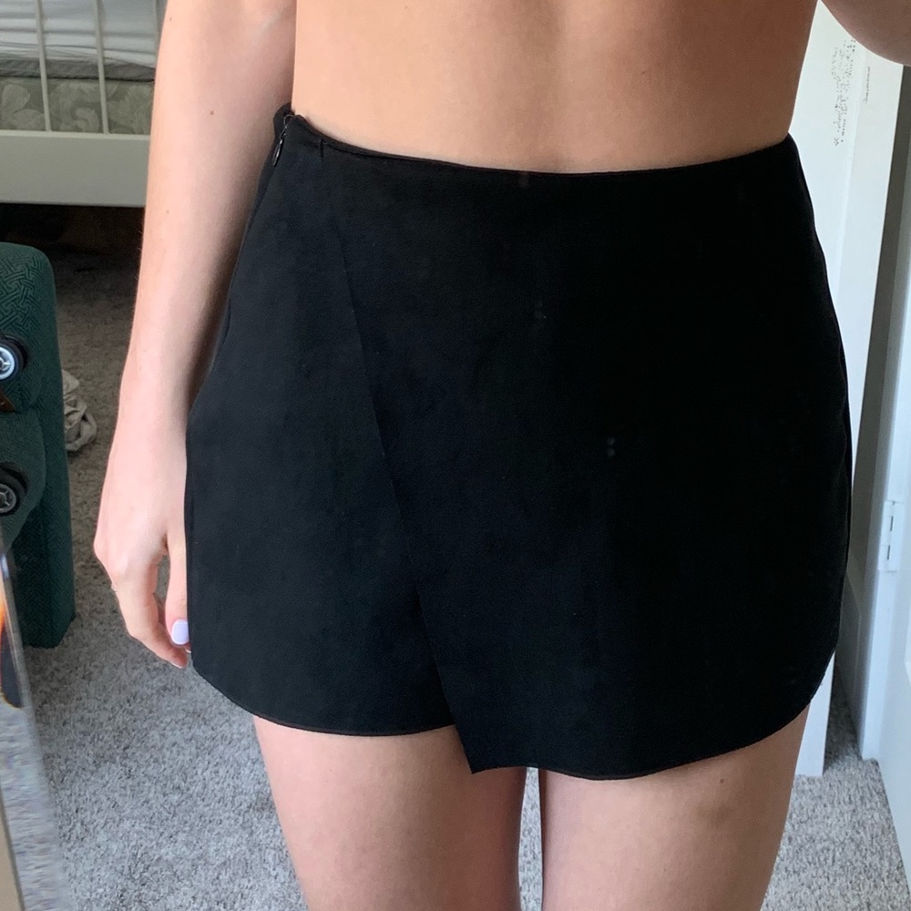 black zara skort